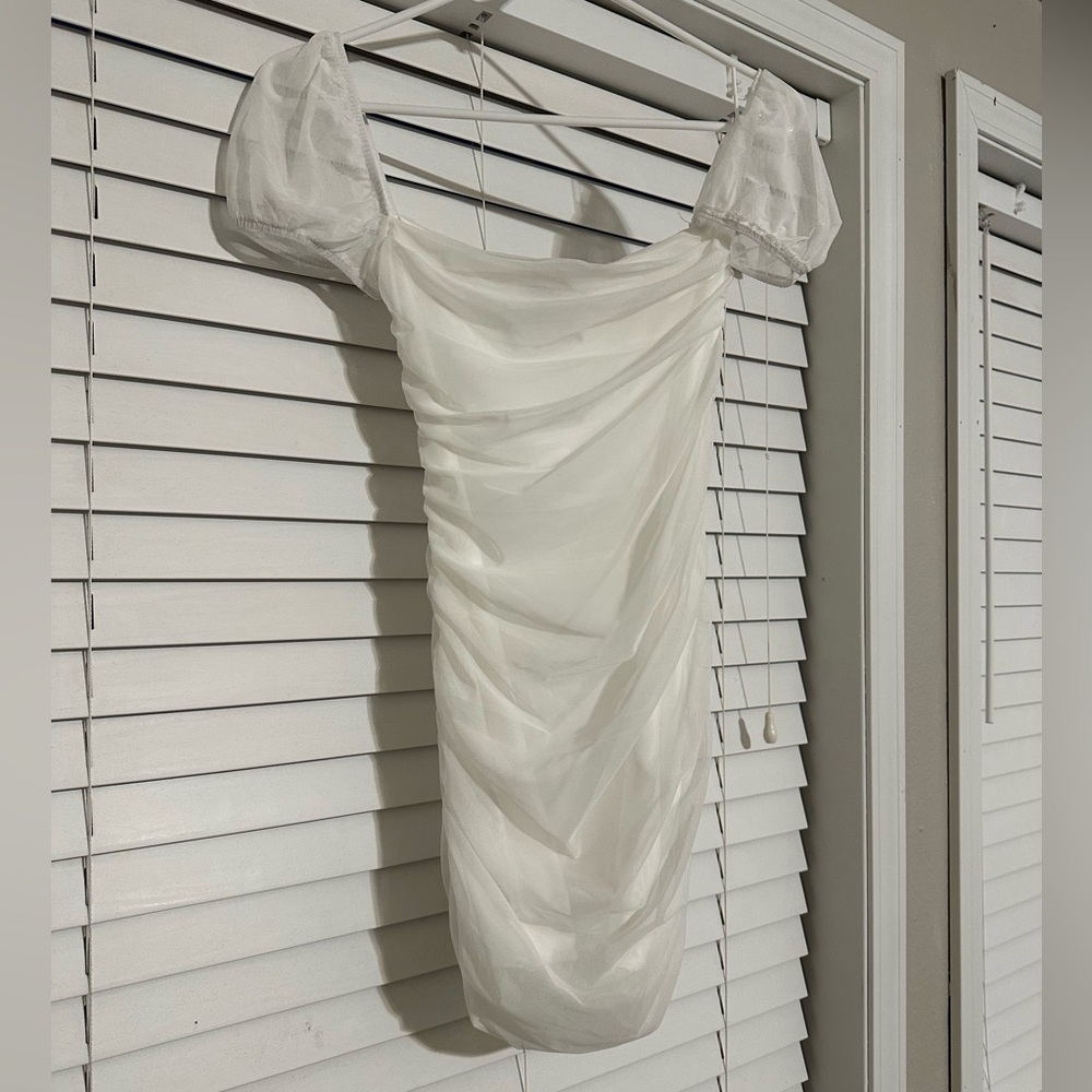 Princess Polly, white, short, tight, US 2